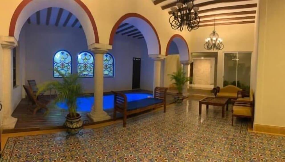Hotel Catedral Valladolid  Exteriör bild